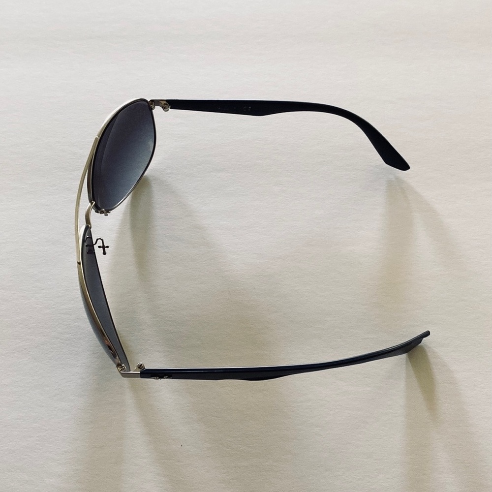 Ray-Ban Aviator Sunglasses - Picture 4 of 8